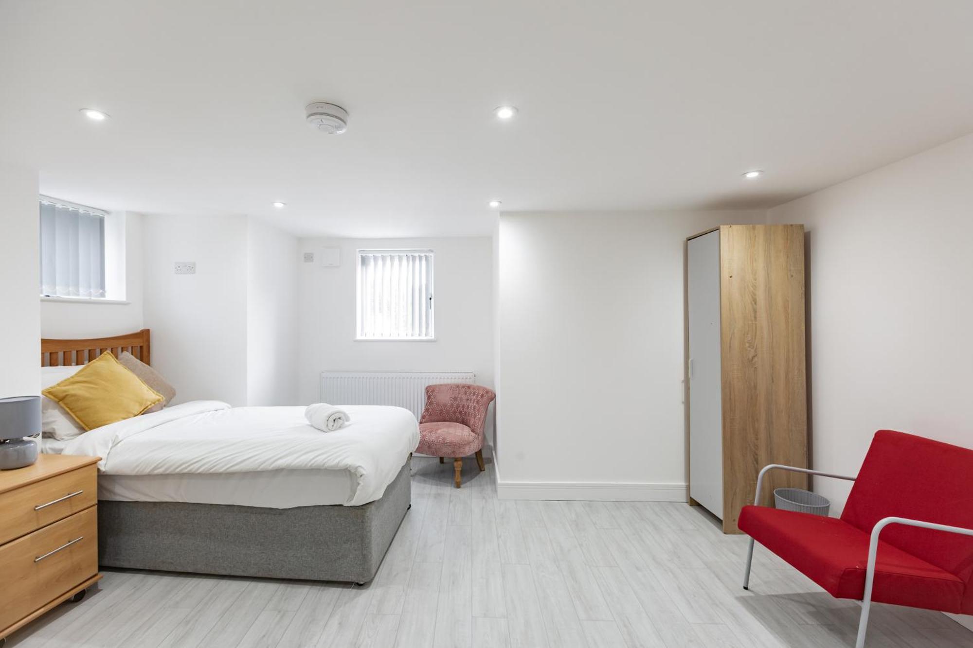 Aparthotel Pembroke Heights Chatham  Exterior foto